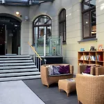 Tribe Centre 4*