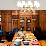 Tribe Centre 4*