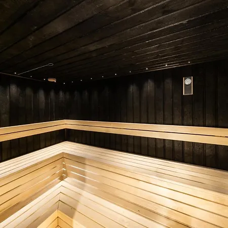 ホテル Tribe Center 4*