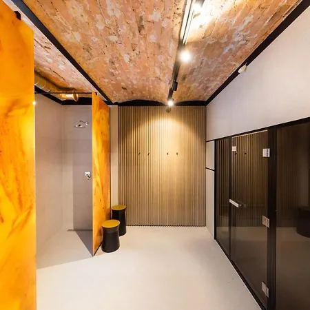 ホテル Tribe Center 4*