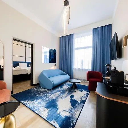 Tribe Center מלון 3*
