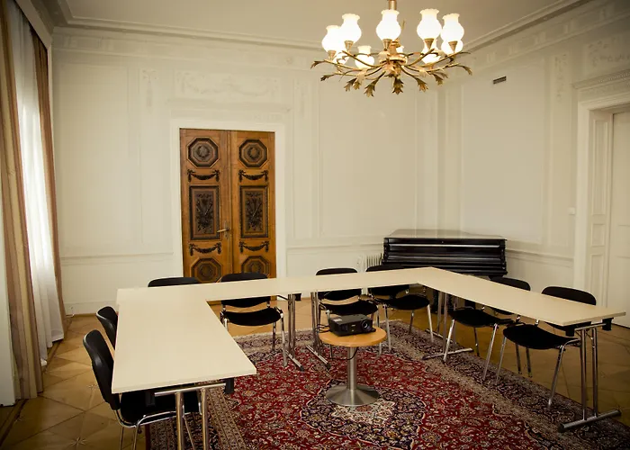 Tribe Center Szálloda