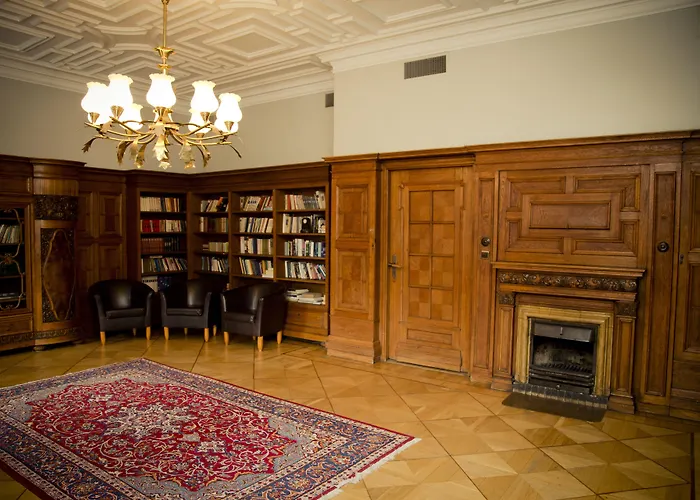 Viesnīca Tribe Center 4*