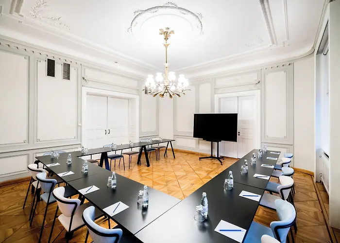 Szálloda Tribe Center