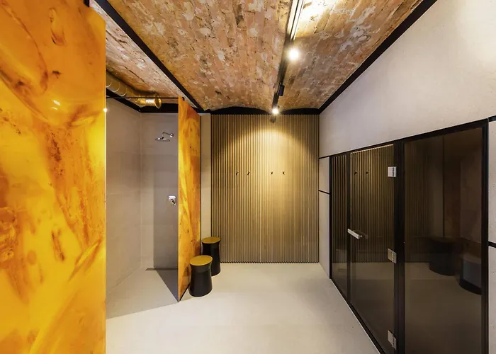 Tribe Center Viesnīca 4*