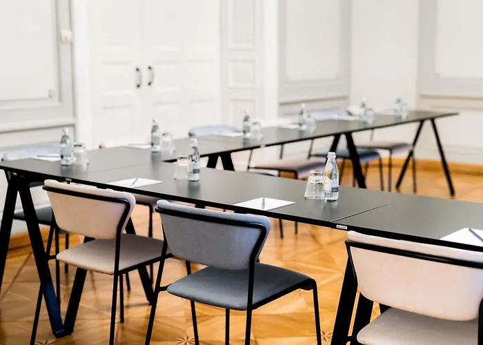 Viesnīca Tribe Center 4*