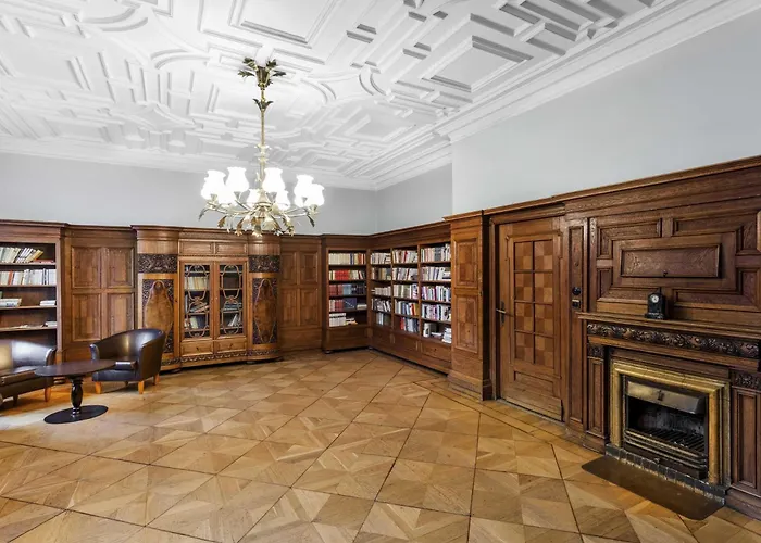 Tribe Center Viesnīca