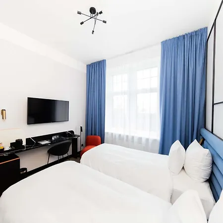 Отель Tribe Center 4*