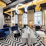 Отель Tribe Centre 4*